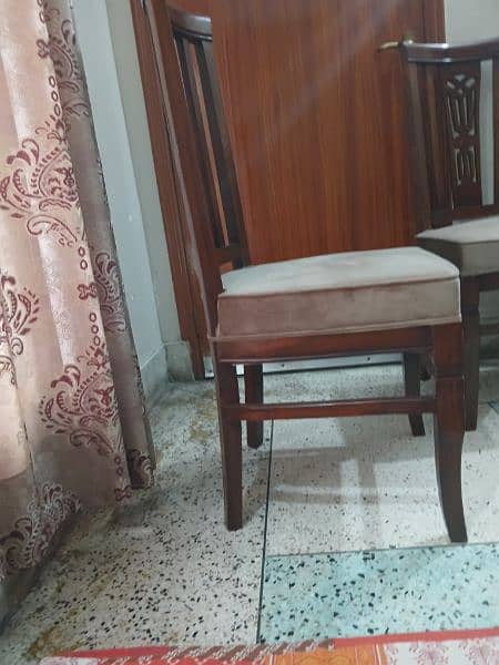 dining table 6 seater woden dining table 0321 2506549 is per rabta ker 1