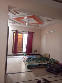 Ground portion house for rent. Near to kashmir high way.