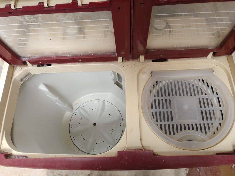 Toyo Twin Tub Washing Machine In Good Running Condition 2