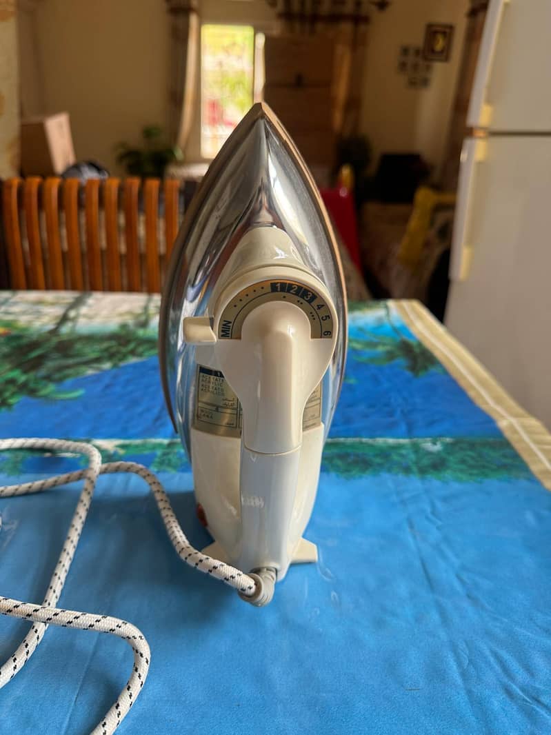 Panasonic De-luxe Automatic Iron (Original) NI-22AWTXJ 2