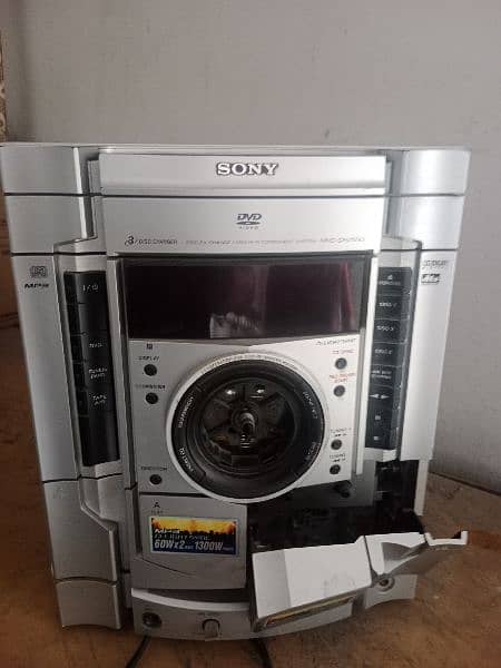 good quality dvd player not in working condition could used for parts 2