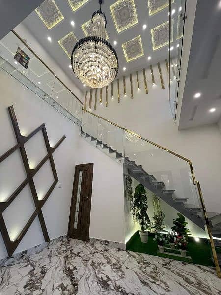 Frameless glass railing / Glass railing / glass staircase 0