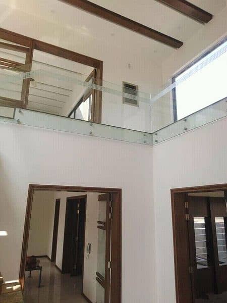 Frameless glass railing / Glass railing / glass staircase 12