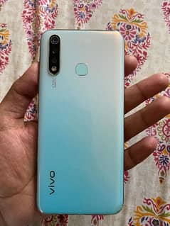 vivo y19 4/128 with box and accessories