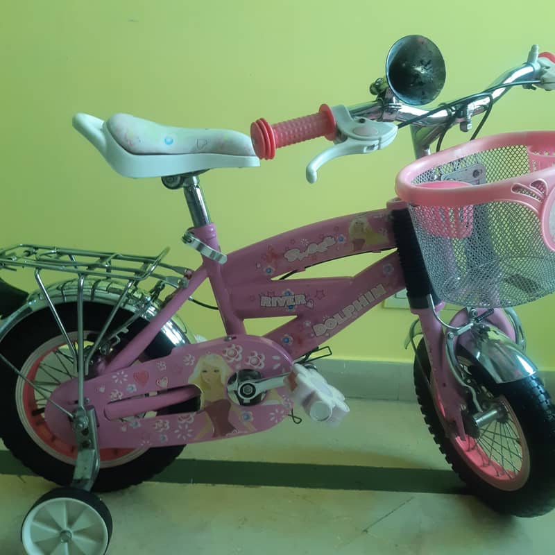 Kids Bicycle with supporting wheels 1