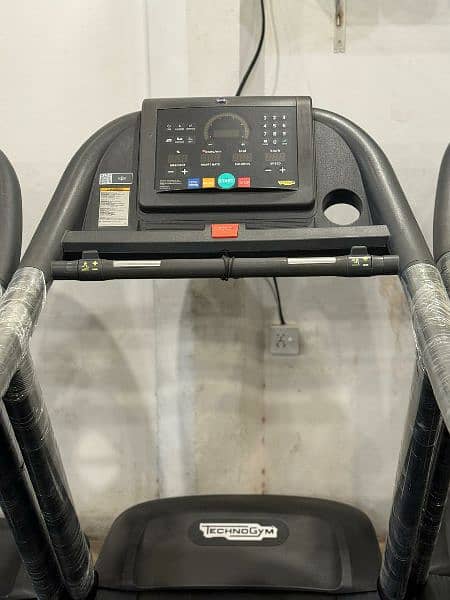 TECNOGYM treadmill 03201424262 0