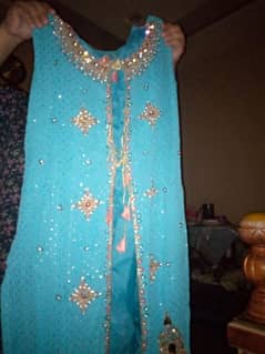 sale price 5000kay   3 dress so hurry up sale Sirf 4hazar plz hurrying