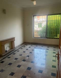 10 marla uper portion for rent in pwd