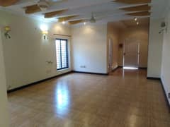 2 Kanal Beautiful House Available For Office & Facing Parking