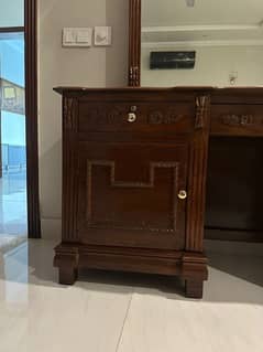 Dressing Table in Pure Wood