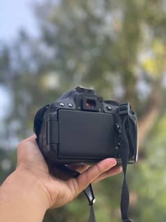 Canon 700D with 18-55mm lens | Shutter Count 17000 | 10/10 Condition