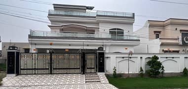 21 Marla Luxury House Withy Basement For Sale In Valencia Town Lahore