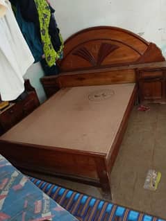 1 dubble bed, 1 dressing table, 1 show case
