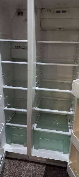 Haier side by side 22 cubic refrigerator 2