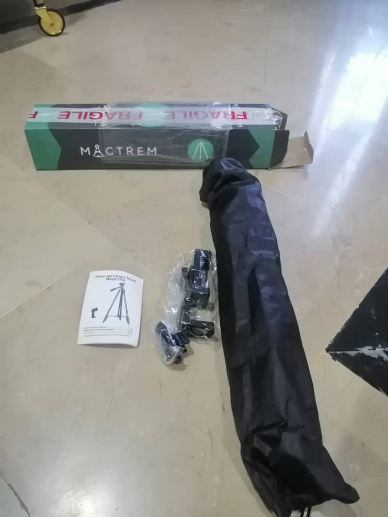 Tripod -Mactrem Tripod -Tripod Brand New Import form Aborad - 1