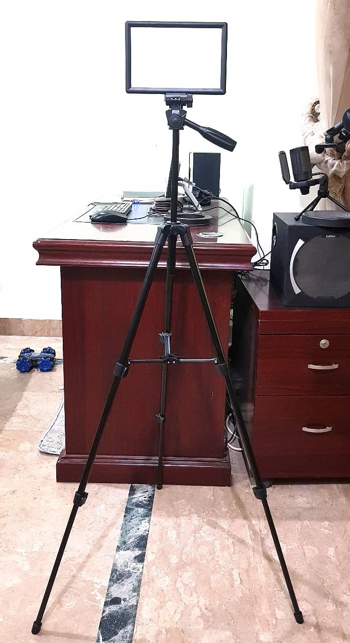 Tripod -Mactrem Tripod -Tripod Brand New Import form Aborad - 2