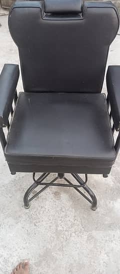 Selling 2 Hair cutting chairs and a Stool for hair cuts