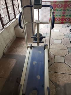 Manual tredmill machine with roller