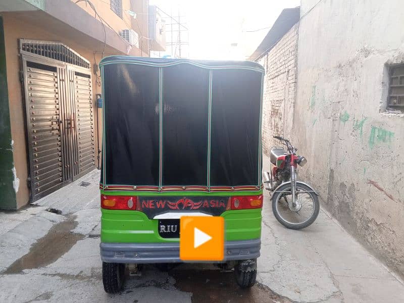 New Asia Rickshaw 6 seater ha 8