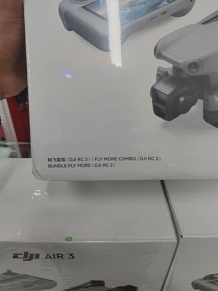 dji air 3 new (Fly more comho) 2