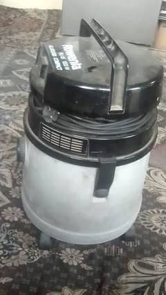 Vacuum cleaner with all assoseris