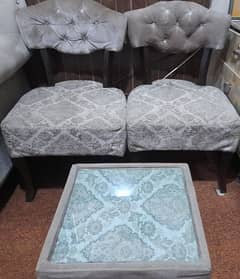 bedroom chairs with table