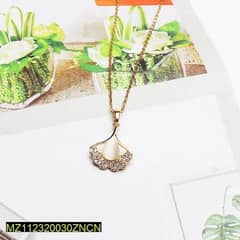 beautiful leaf zircon pendant