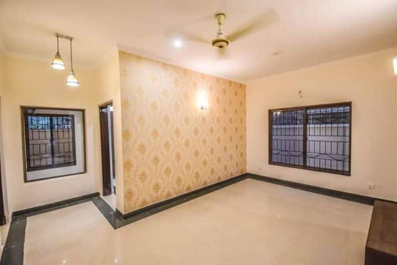 1 Kanal Luxury Bungalow On Top Location For Rent in DHA Phase 3 Lahore 6