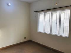 4th Floor Flat for Rent in Farida Square Gulshan Block-7