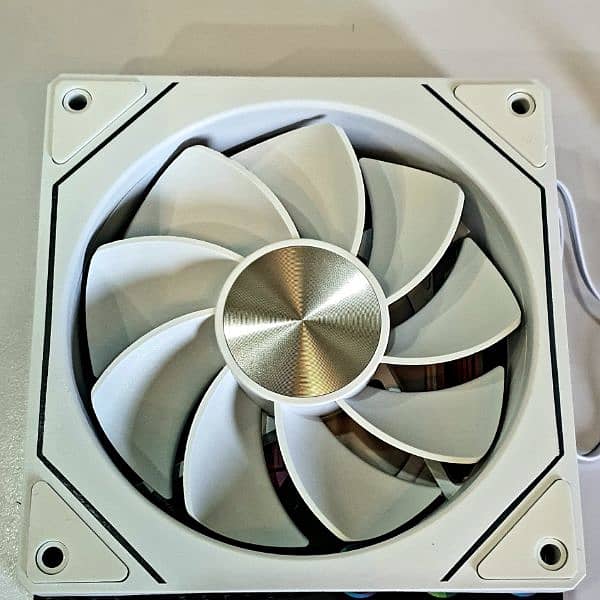 Infinity Fans , PC Fans , Lian Li , Corsair , AA Tiger , ARGB , Fan 2