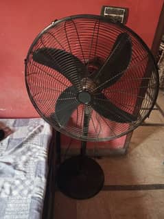 28 inches pedestal fan black color good condition