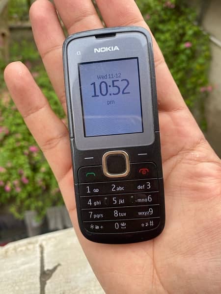 nokia c101 antique phone for sale in good condition 4