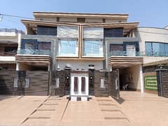 10 Marla Moder House 65 Feet Road In Johar Town Near Doctor Hospital