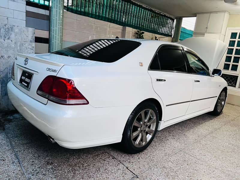 Toyota Crown 2005 1