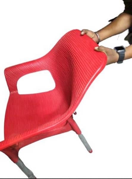 New Modern (wavy chair) Pure plastic 4