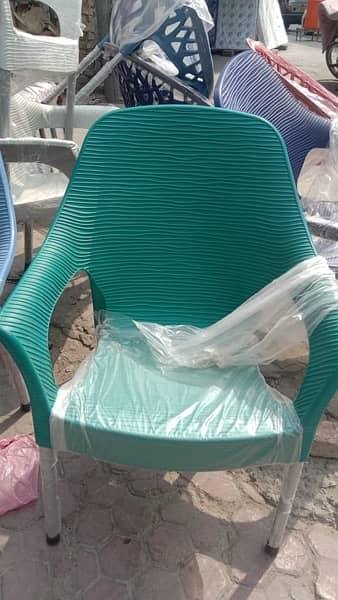 New Modern (wavy chair) Pure plastic 7