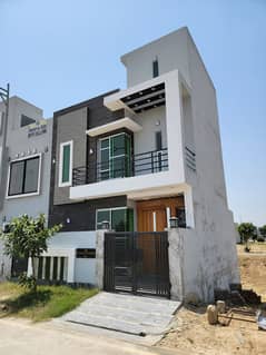 3 MARLA BRAND NEW HOUSE BEAUTIFULL LOCATION AVALIABLE FOR SALE IN NEW LAHORE CITY