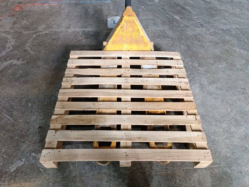 plastic wooden pallets 1