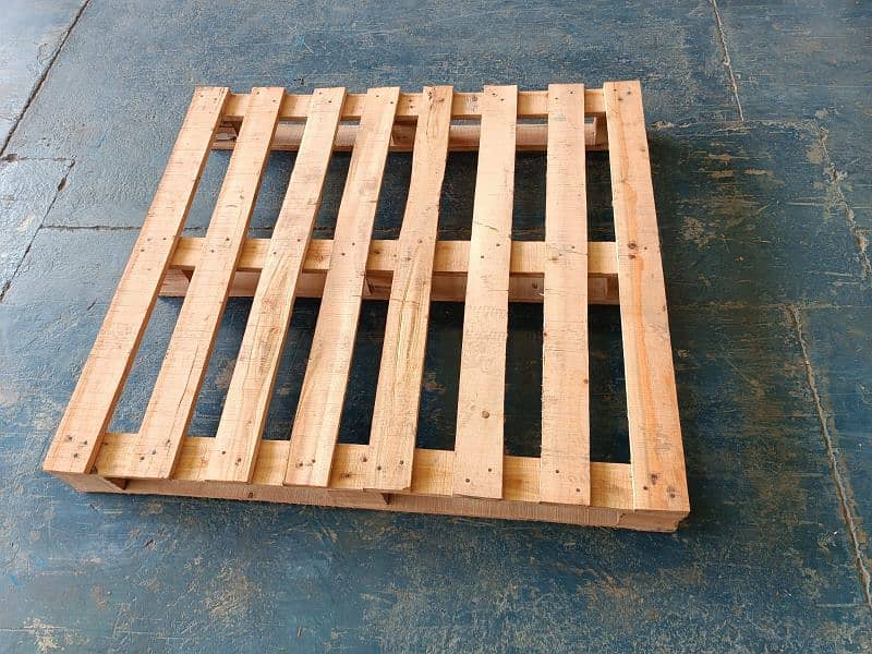 plastic wooden pallets 10