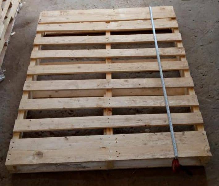 plastic wooden pallets 11