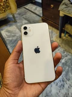 Iphone 11 for sell ! 64 gb white colour with box "No issue"