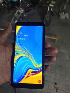 Samsung A. 7 urgent sale pasya ki zurat hai. 4 ram 128 hard 0