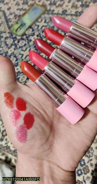 High Pigmented Lipstick 3