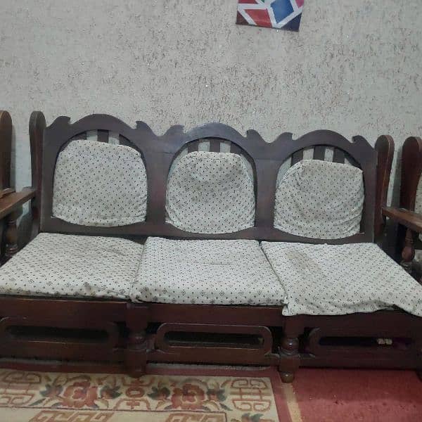 5 Seater old Style sofa for sale 1