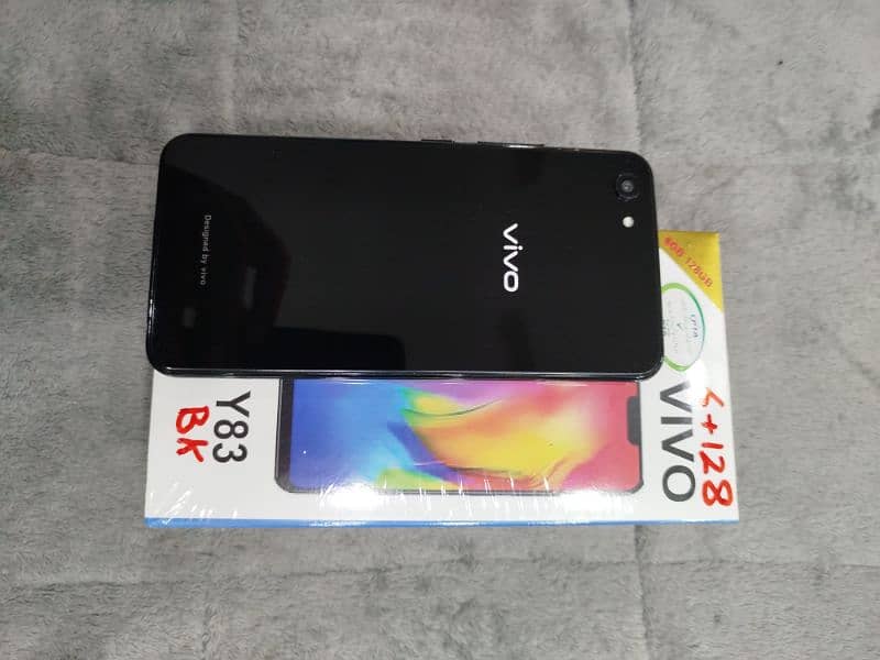 VIVO Y83 6+128 for sale with complete box 03334812233 3