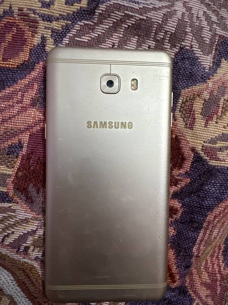 Samsung galaxy C9 pro 1