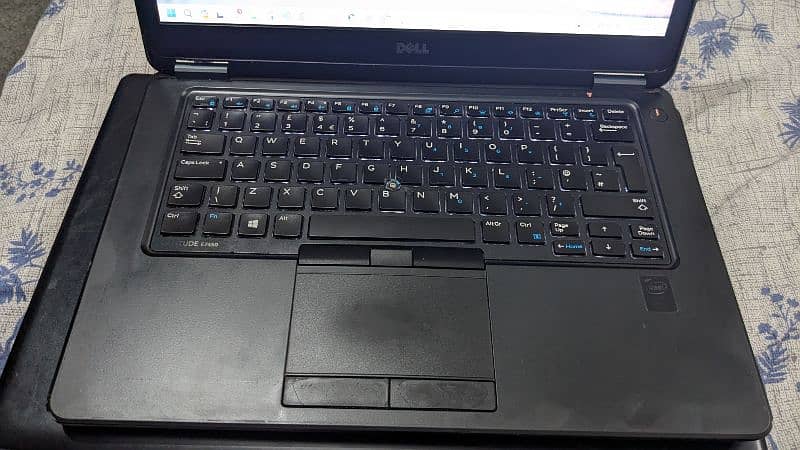 Dell latitude E7450 8GB Ram 256SSD i5 5th generation 2