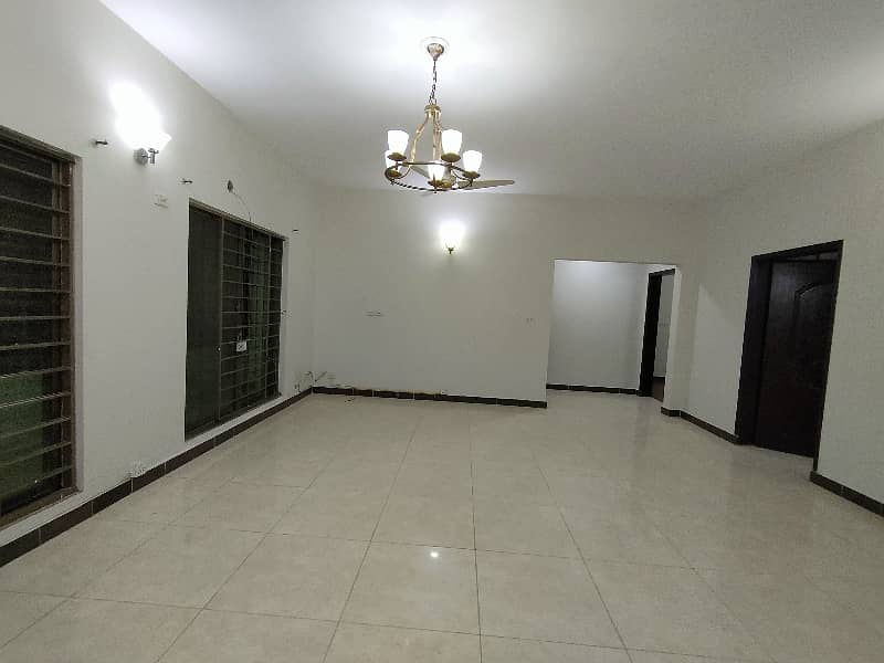 10-Marla 3-Bed Apartment Available For Sale in Askari-10. 4