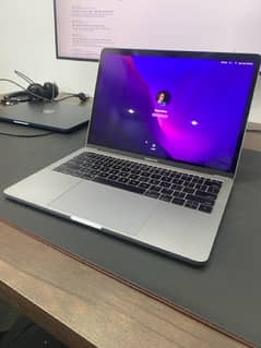 Macbook Pro 2017 16/128 Non Touchbar