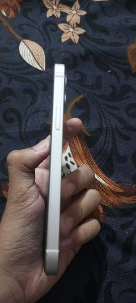 Apple i phone 12 non pta 10 out of 10 condition urgent sell 5